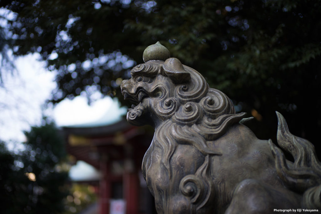 熊野神社の狛犬。発色、解像、ボケ、申し分ないです。α7IIとの相性も良さそうです。