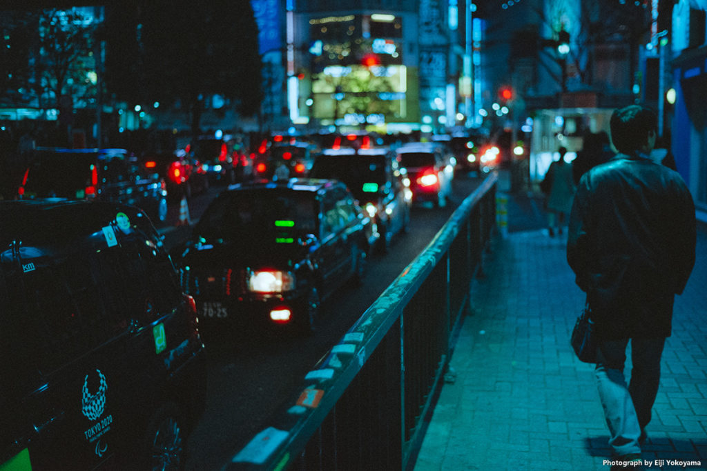 渋谷、夜景。Minolta CLE + NOKTON classic 40mm F1.4 + CineStill800T。