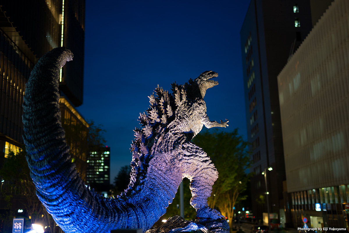 東京ミッドタウン日比谷のシン・ゴジラ像