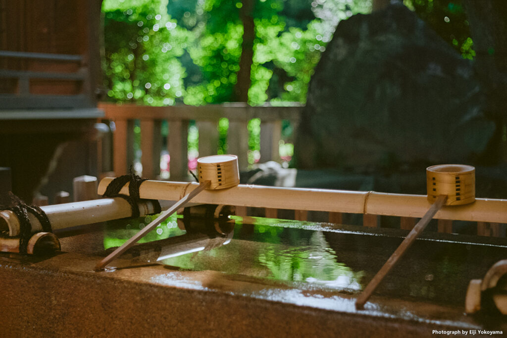 牛島神社。定番、手水舎です。