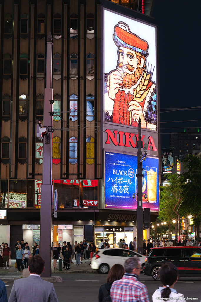 すすきの。若者多く、まるで渋谷のような賑わいでした。X-T50, XF16-50mmF2.8-4.8 R LM WR