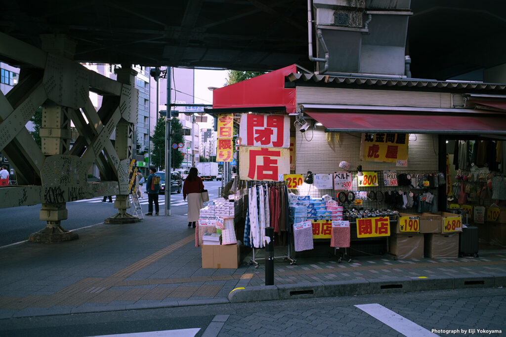 閉店セール。毎度来るたびやってるような、、、気のせいかな？たぶん。