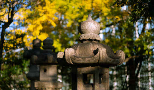 北の丸公園、弥生慰霊堂にて。