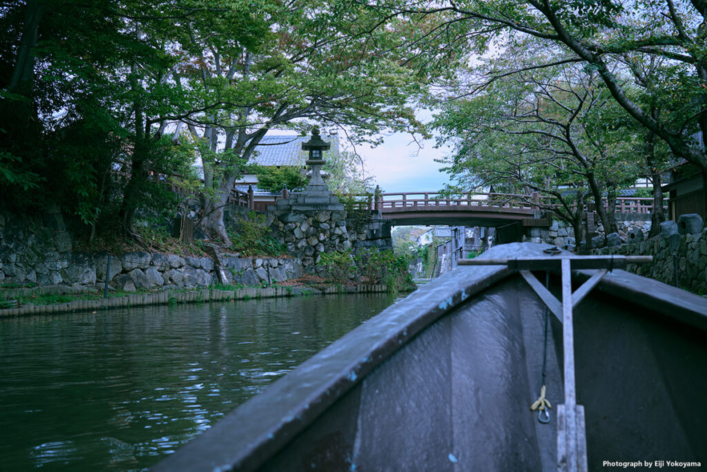 近江八幡。八幡堀めぐり、手漕ぎ船に揺られて。X100VI
