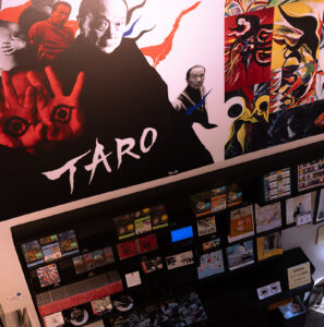 GR IIIx 持って、岡本太郎記念館