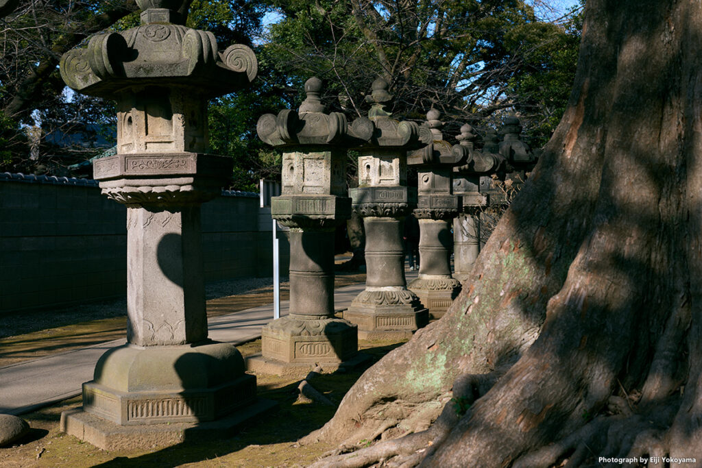 上野東照宮の灯篭。