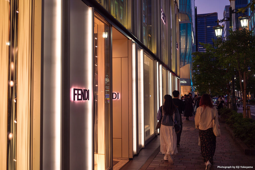 銀座、みゆき通り。